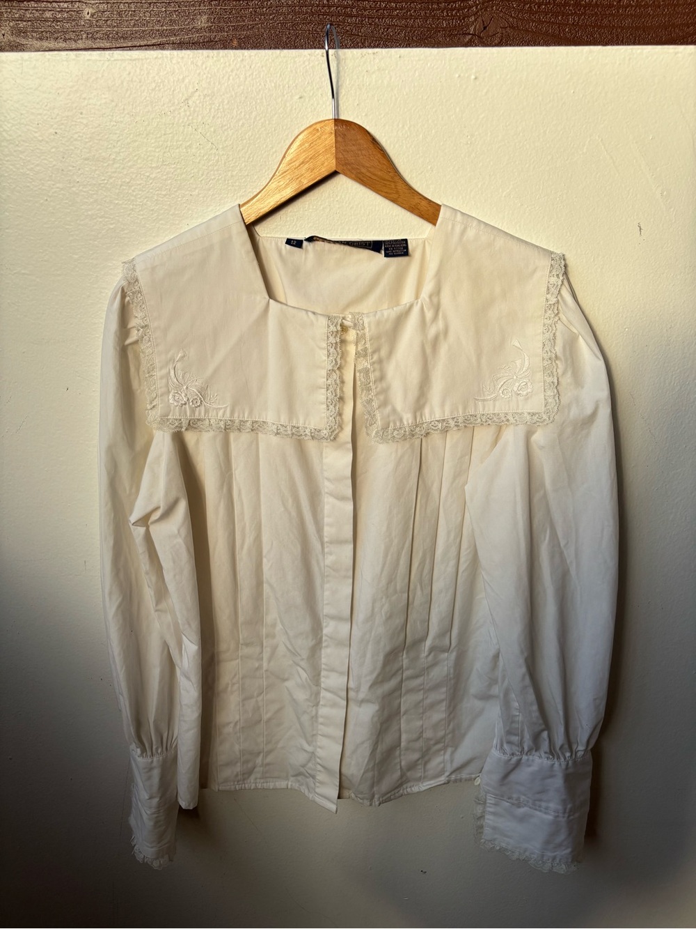 Herman Geist Classic Cream Embroidered Collar Women's Blouse